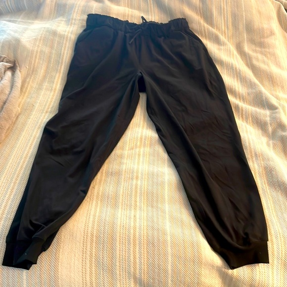 Lululemon black womens joggers sz12 - Picture 1 of 4